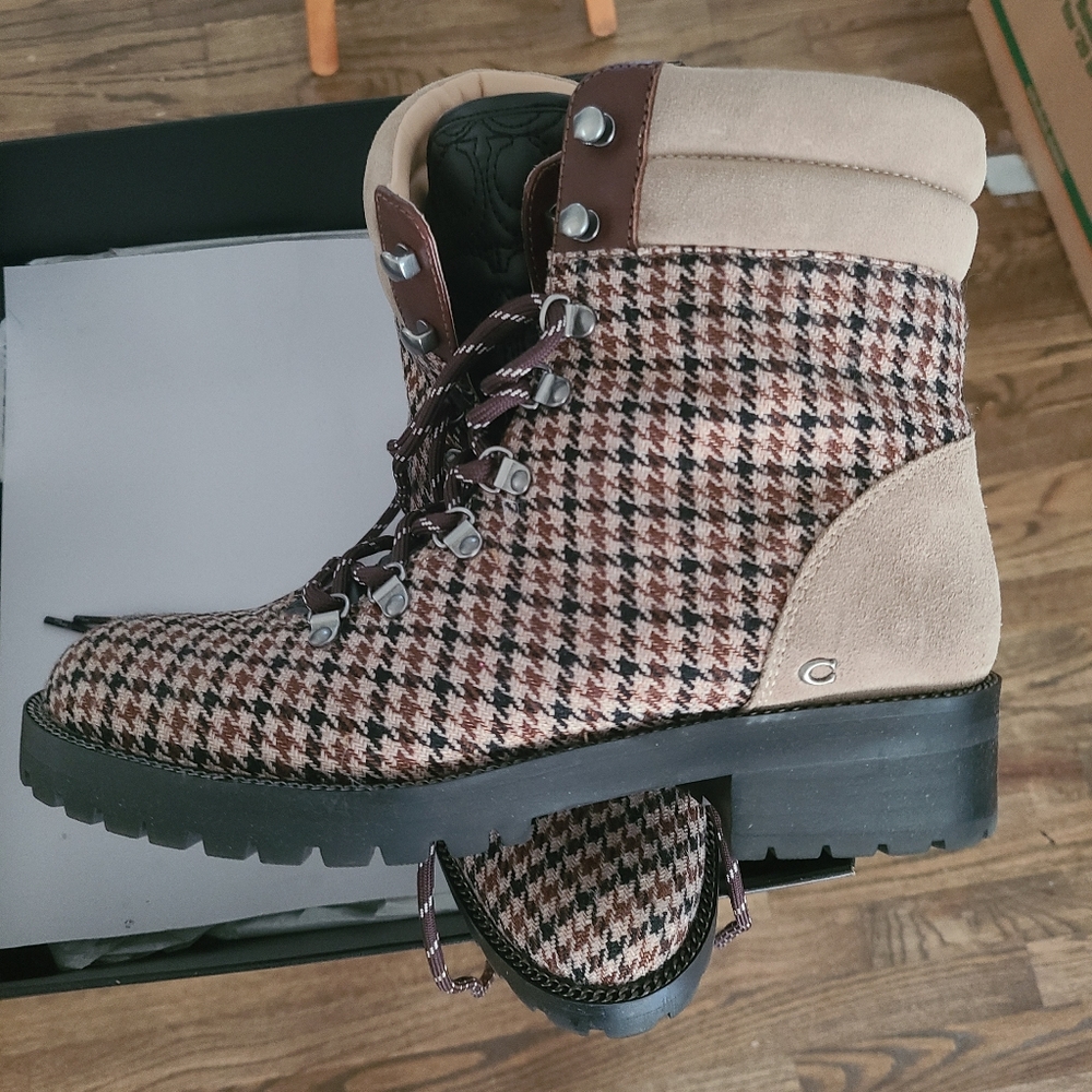Coach Boots - Picture 4 of 8